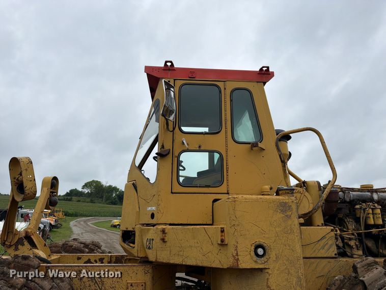 image for item EO8509 1978 Caterpillar 825B soil compactor