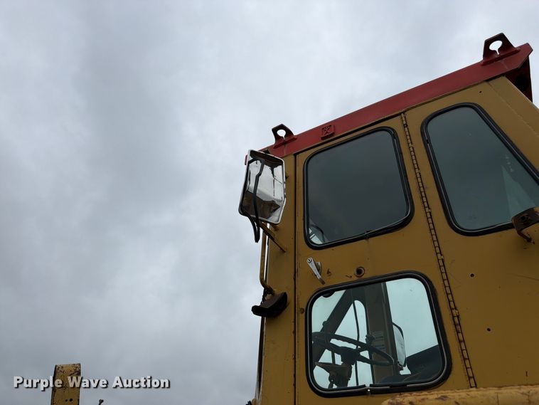 image for item EO8509 1978 Caterpillar 825B soil compactor