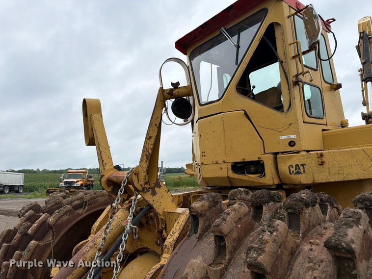 image for item EO8509 1978 Caterpillar 825B soil compactor