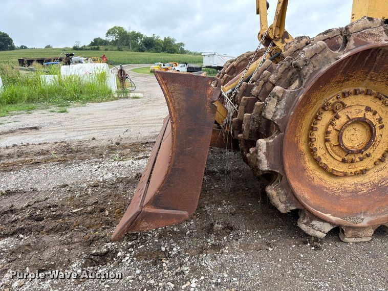 image for item EO8509 1978 Caterpillar 825B soil compactor