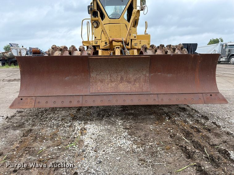 image for item EO8509 1978 Caterpillar 825B soil compactor
