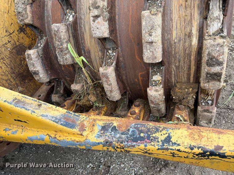 image for item EO8509 1978 Caterpillar 825B soil compactor