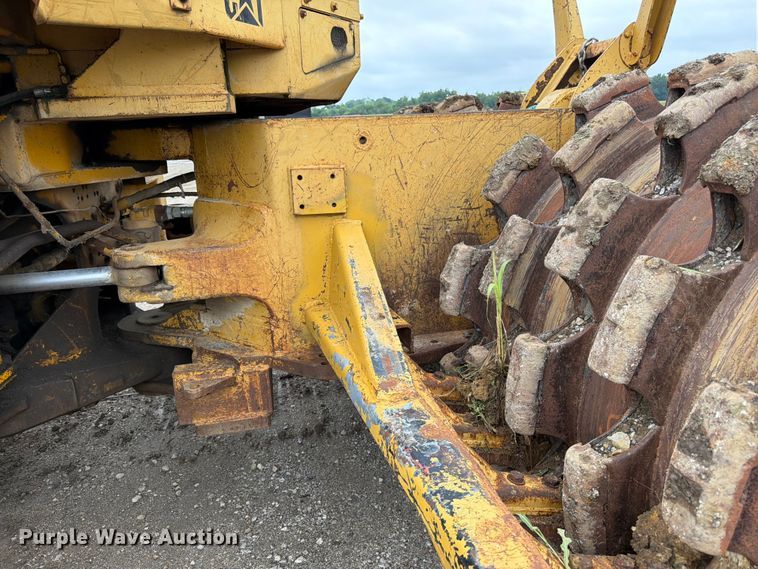 image for item EO8509 1978 Caterpillar 825B soil compactor