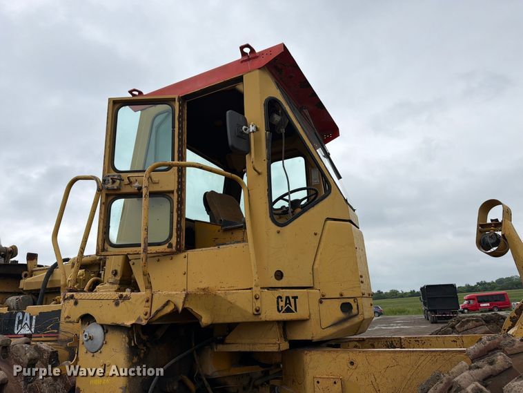 image for item EO8509 1978 Caterpillar 825B soil compactor