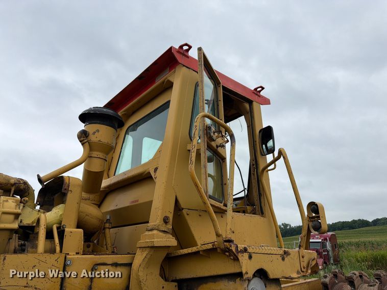 image for item EO8509 1978 Caterpillar 825B soil compactor