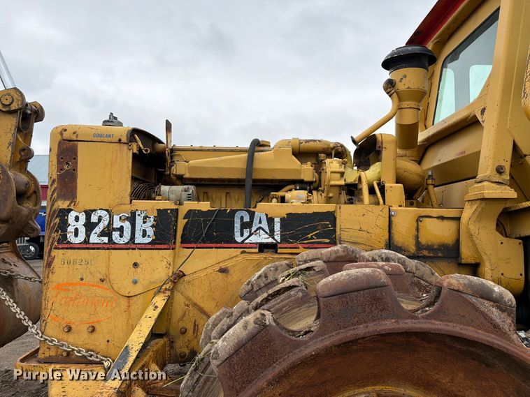 image for item EO8509 1978 Caterpillar 825B soil compactor