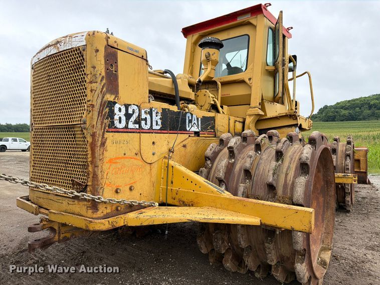 image for item EO8509 1978 Caterpillar 825B soil compactor