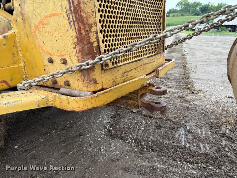 image for item EO8509 1978 Caterpillar 825B soil compactor