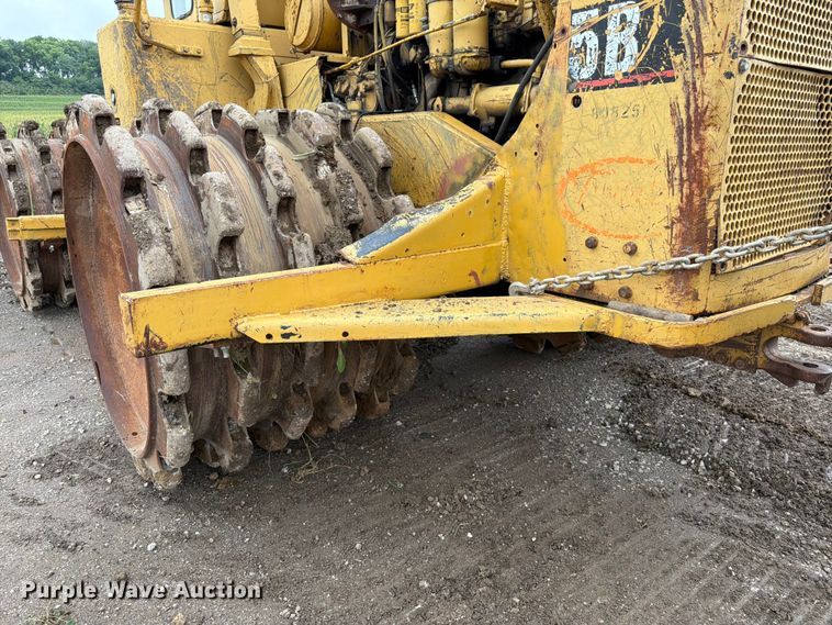 image for item EO8509 1978 Caterpillar 825B soil compactor