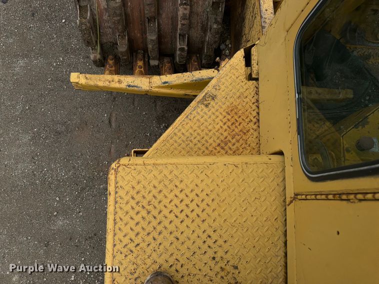 image for item EO8509 1978 Caterpillar 825B soil compactor
