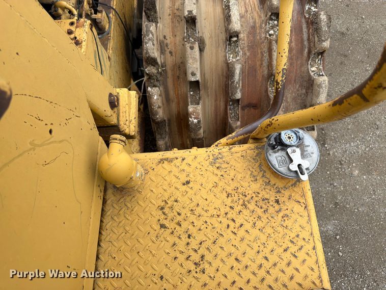 image for item EO8509 1978 Caterpillar 825B soil compactor