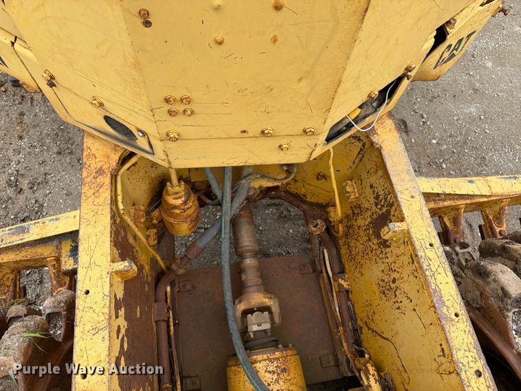 image for item EO8509 1978 Caterpillar 825B soil compactor