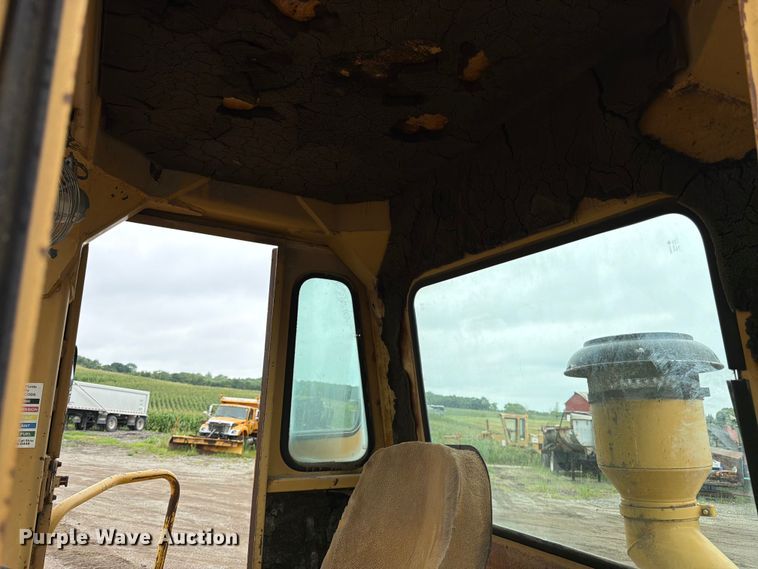 image for item EO8509 1978 Caterpillar 825B soil compactor
