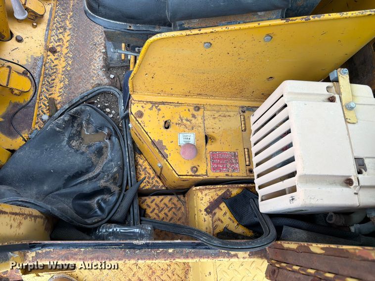 image for item EO8509 1978 Caterpillar 825B soil compactor