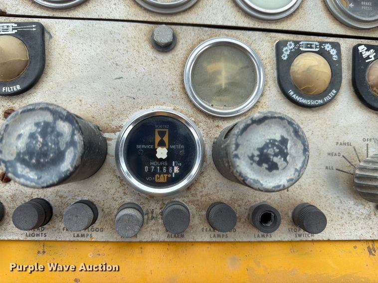 image for item EO8509 1978 Caterpillar 825B soil compactor