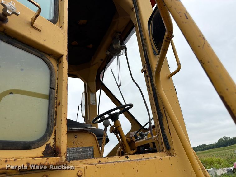 image for item EO8509 1978 Caterpillar 825B soil compactor
