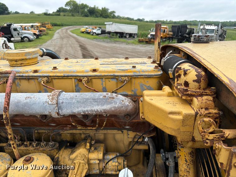 image for item EO8509 1978 Caterpillar 825B soil compactor