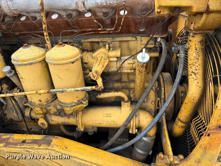 image for item EO8509 1978 Caterpillar 825B soil compactor