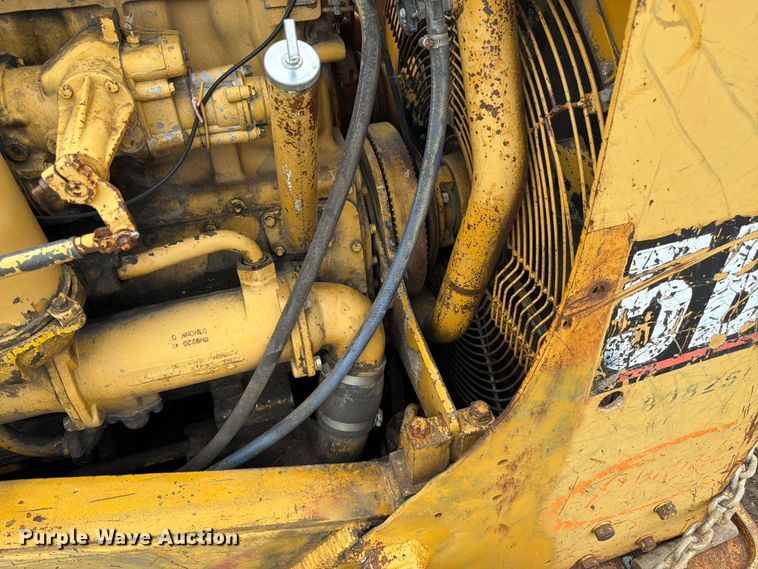 image for item EO8509 1978 Caterpillar 825B soil compactor