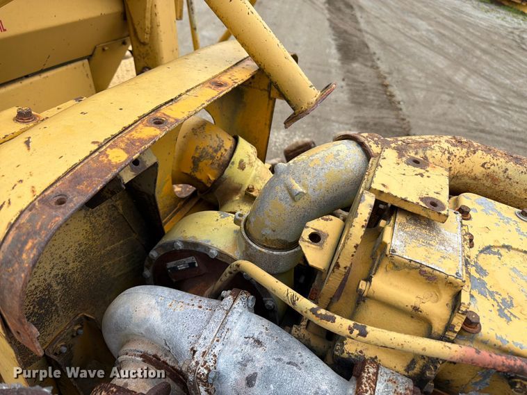 image for item EO8509 1978 Caterpillar 825B soil compactor