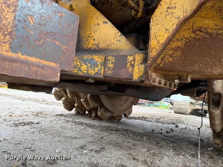 image for item EO8509 1978 Caterpillar 825B soil compactor