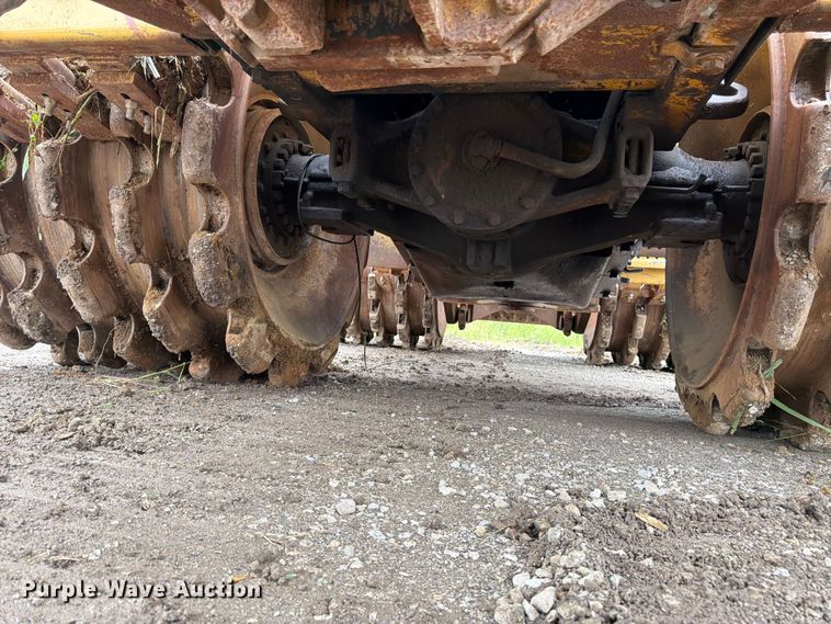 image for item EO8509 1978 Caterpillar 825B soil compactor