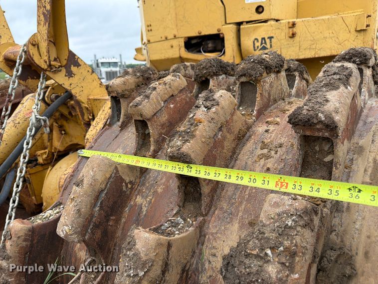 image for item EO8509 1978 Caterpillar 825B soil compactor