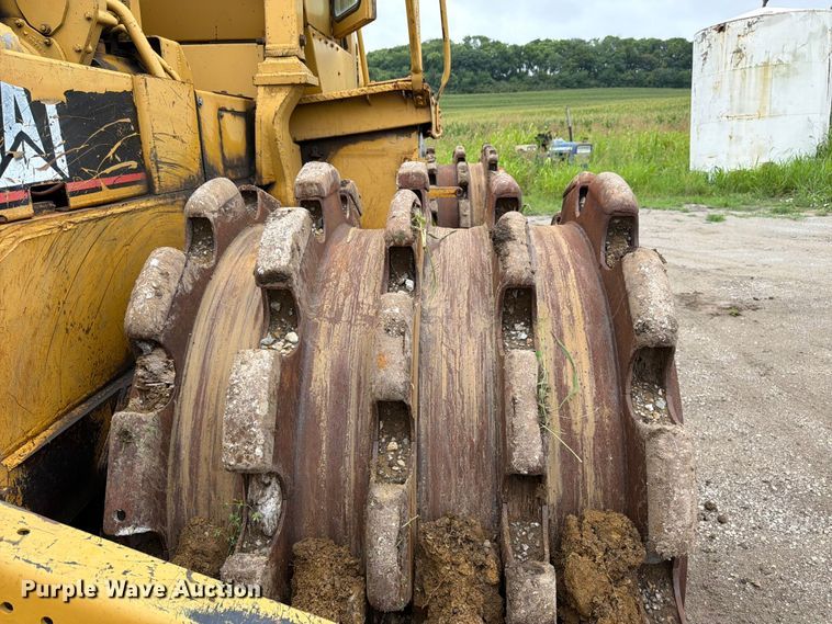 image for item EO8509 1978 Caterpillar 825B soil compactor