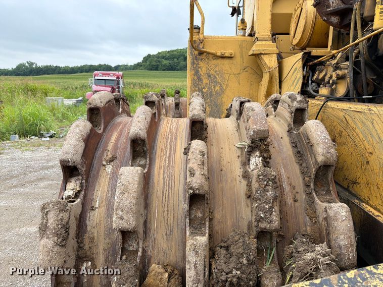 image for item EO8509 1978 Caterpillar 825B soil compactor