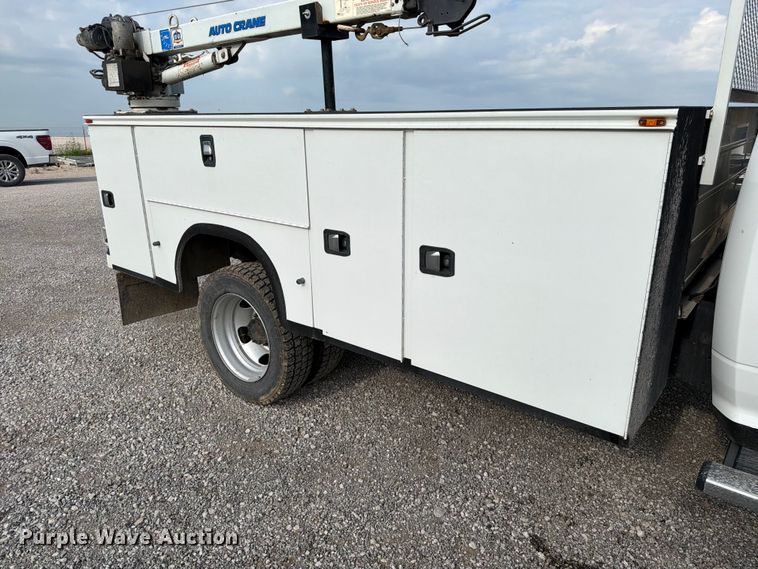 image for item EO8617 2016 RAM 5500 utility / service truck