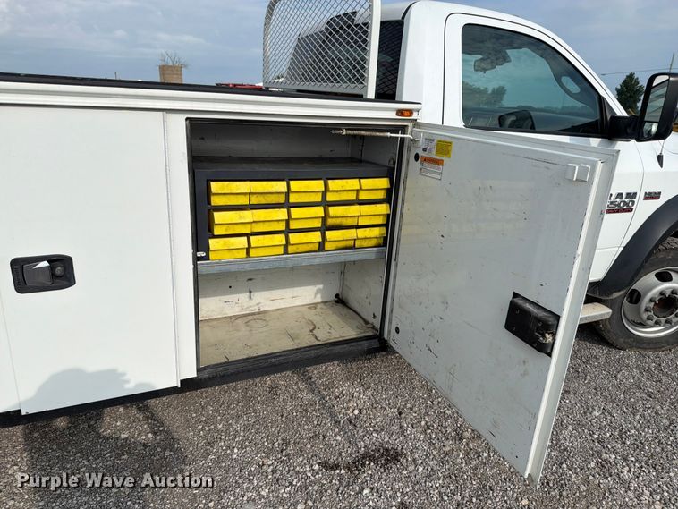 image for item EO8617 2016 RAM 5500 utility / service truck