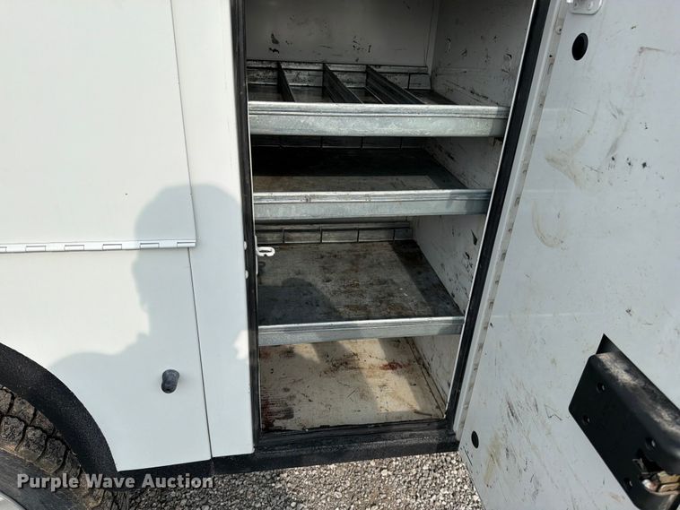 image for item EO8617 2016 RAM 5500 utility / service truck