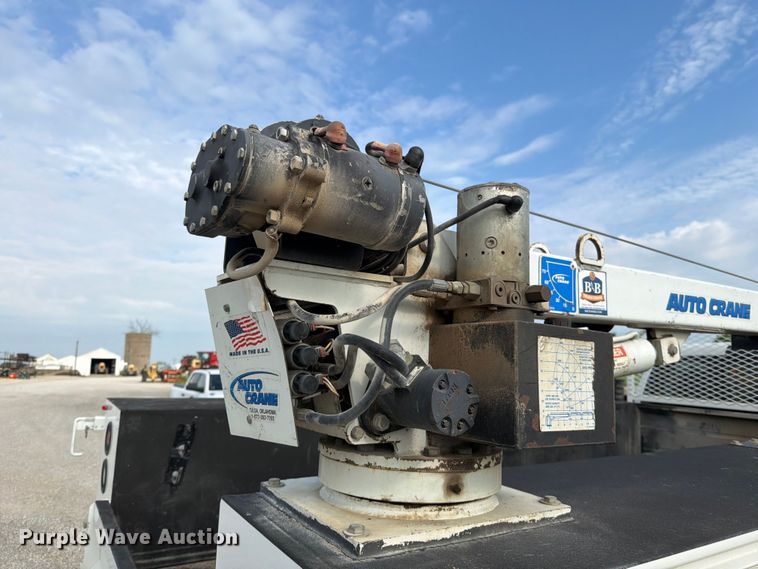 image for item EO8617 2016 RAM 5500 utility / service truck