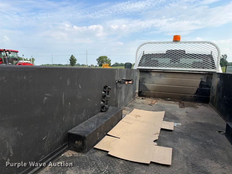 image for item EO8617 2016 RAM 5500 utility / service truck