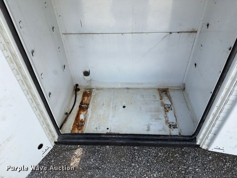 image for item EO8617 2016 RAM 5500 utility / service truck