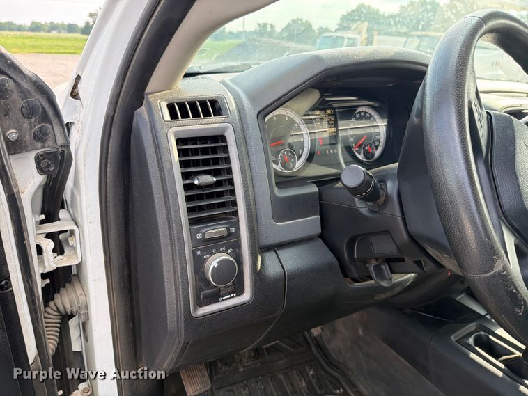 image for item EO8617 2016 RAM 5500 utility / service truck