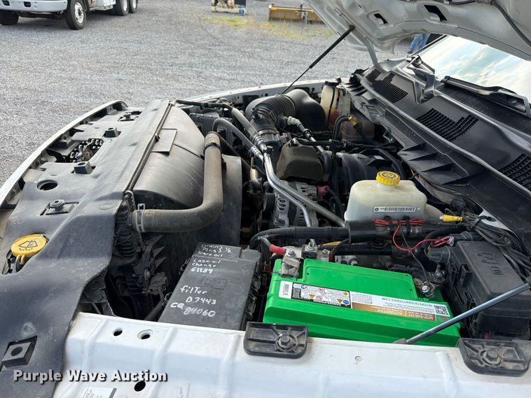 image for item EO8617 2016 RAM 5500 utility / service truck