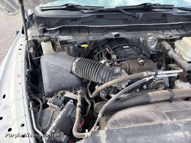 image for item EO8617 2016 RAM 5500 utility / service truck