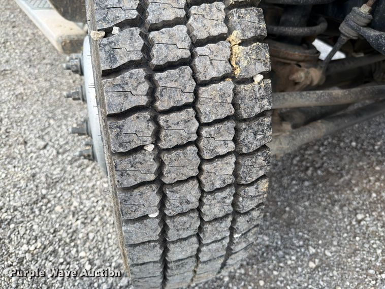 image for item EO8617 2016 RAM 5500 utility / service truck