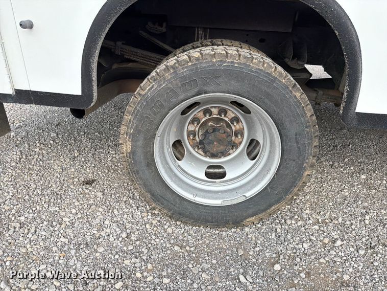 image for item EO8617 2016 RAM 5500 utility / service truck