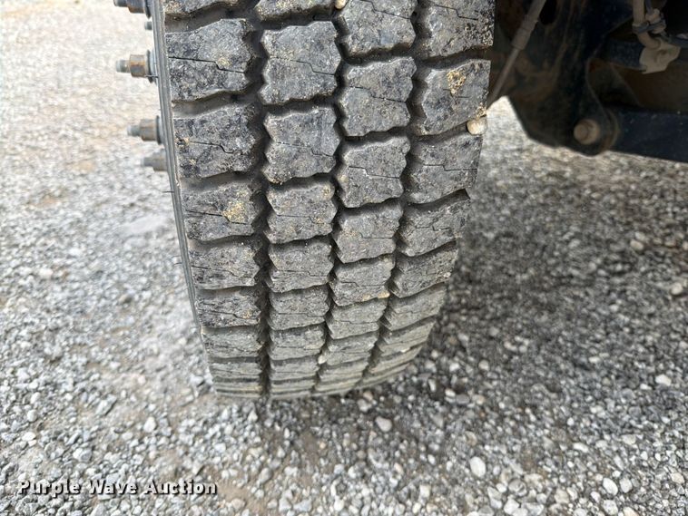 image for item EO8617 2016 RAM 5500 utility / service truck
