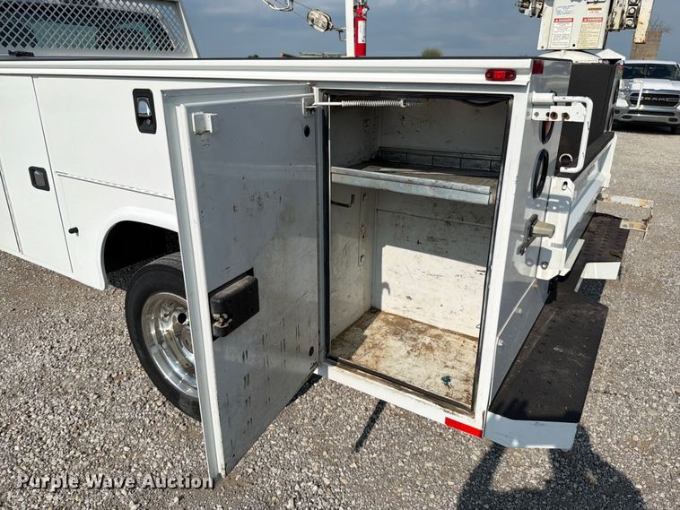 image for item EO8618 2015 Ford F550 utility / service truck