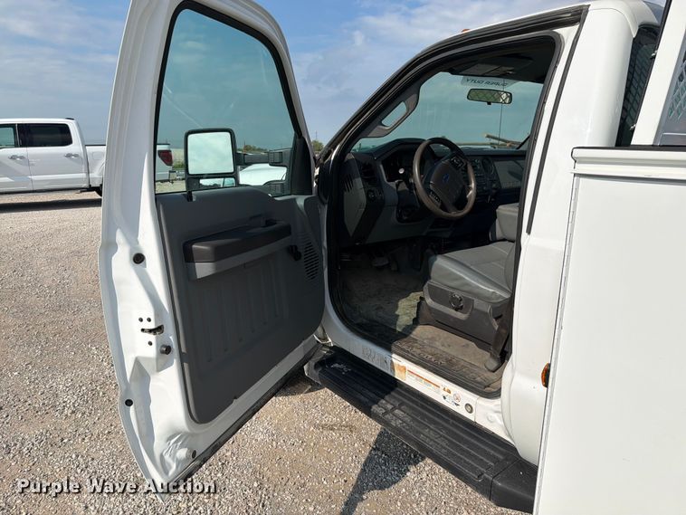 image for item EO8618 2015 Ford F550 utility / service truck