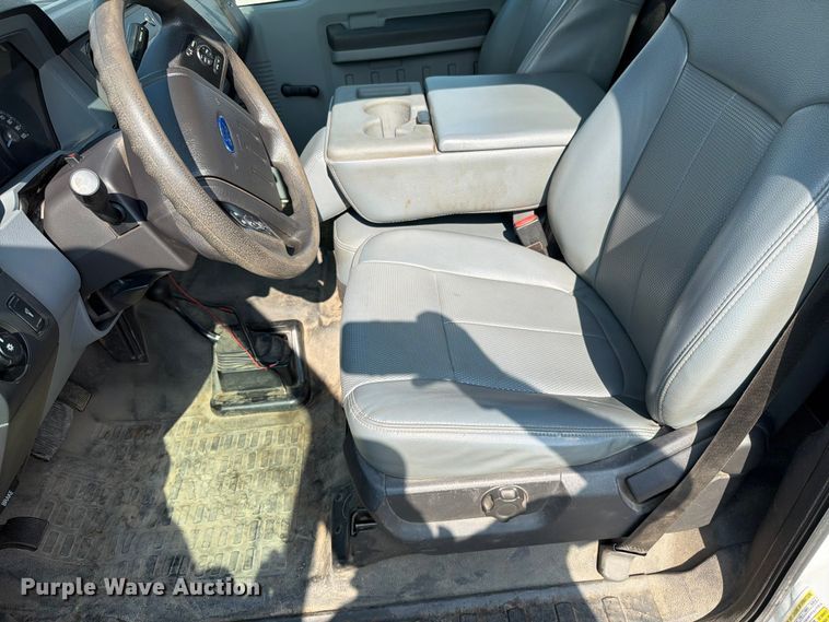 image for item EO8618 2015 Ford F550 utility / service truck