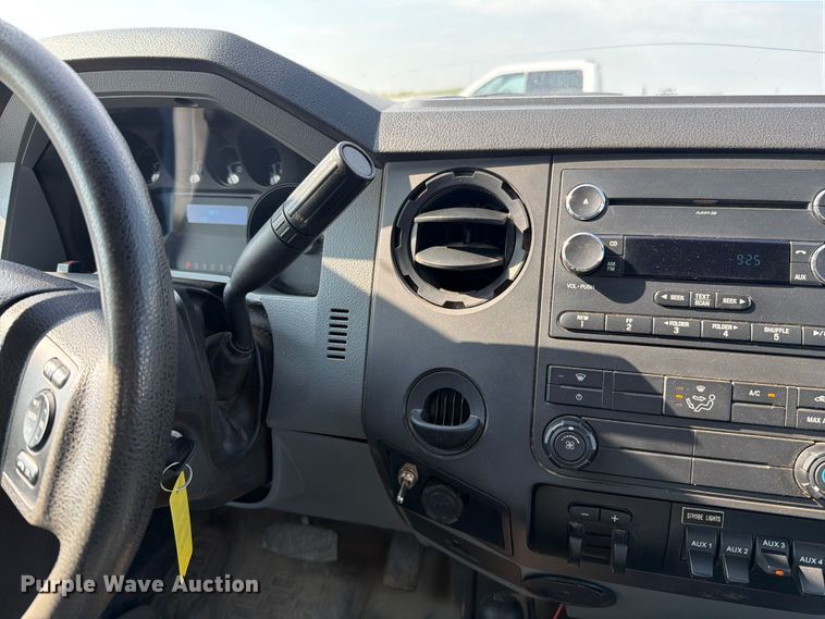 image for item EO8618 2015 Ford F550 utility / service truck
