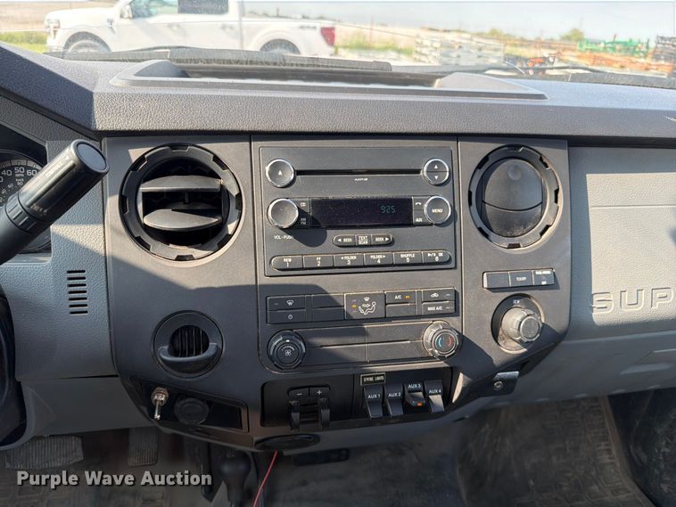 image for item EO8618 2015 Ford F550 utility / service truck