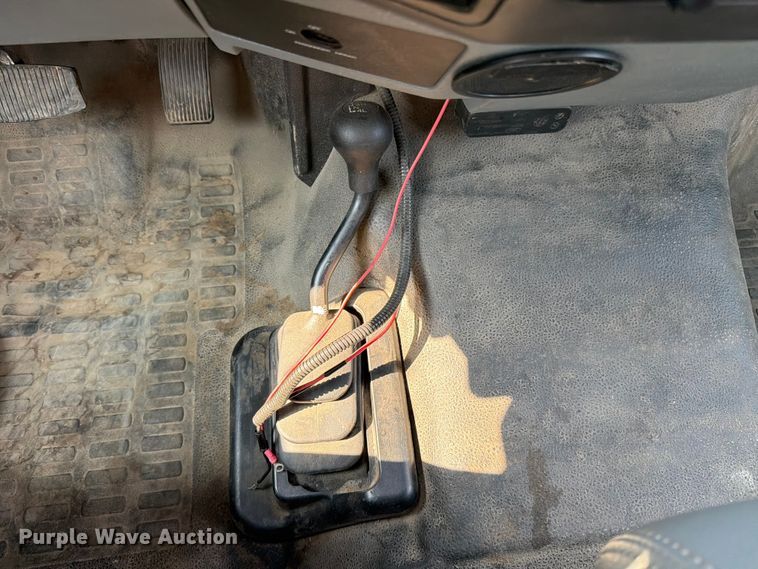 image for item EO8618 2015 Ford F550 utility / service truck