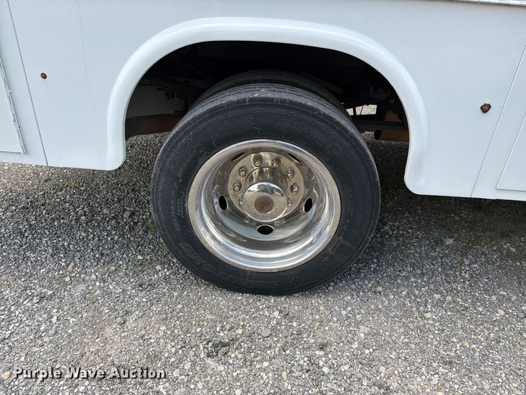 image for item EO8618 2015 Ford F550 utility / service truck