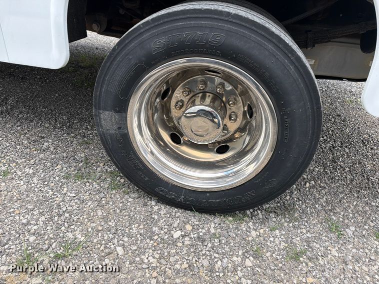 image for item EO8618 2015 Ford F550 utility / service truck