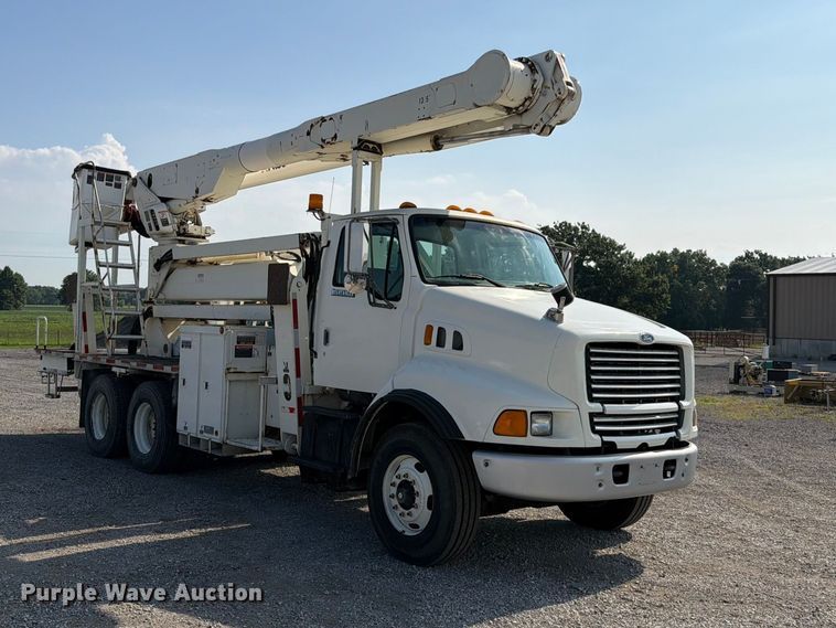 image for item EO8619 1998 Ford LT8513 bucket truck
